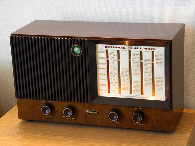 松下電器 QA-700型ラジオ